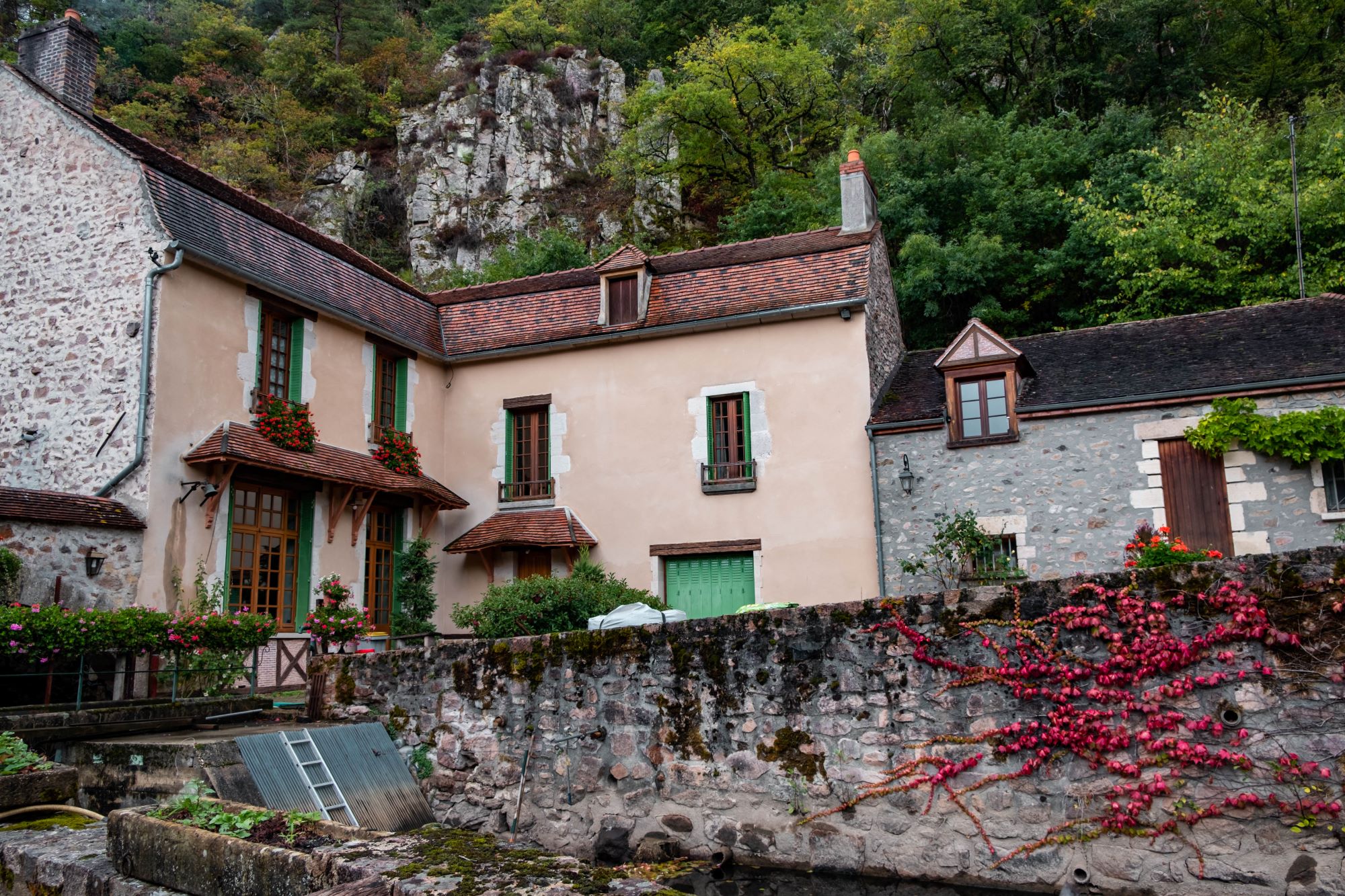 Замки, аббатства и шато. Аутентичные исторические городки и деревни Франции, где словно попадаешь в прошлое